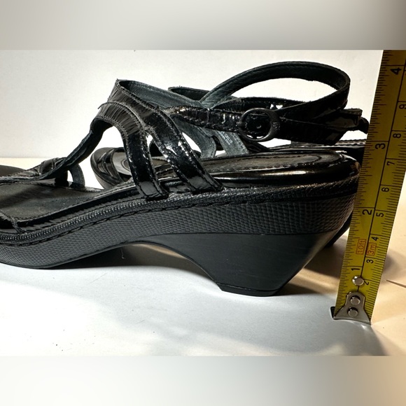 EUC Sz 42 10 $110 Born Patent Leather Slingback Wedge Sandals - Picture 13 of 13